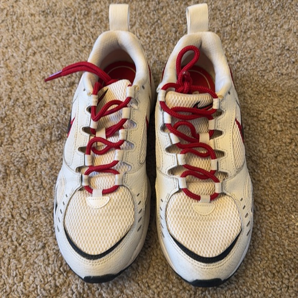 Nike shoes - Picture 3 of 4